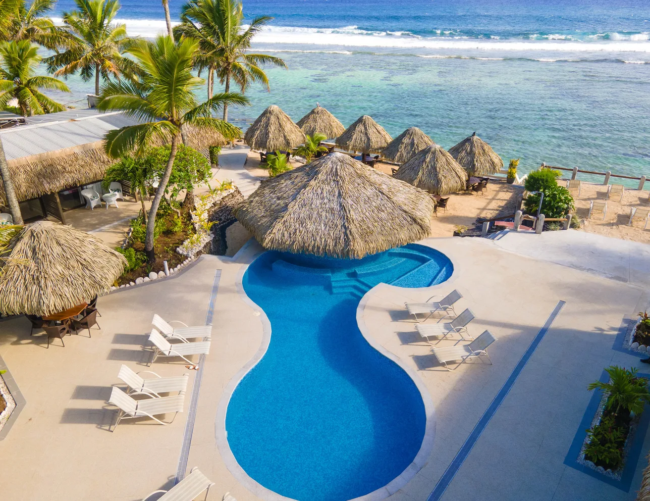 Club Raro beachfront pool